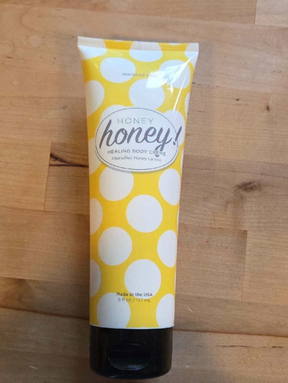 Perfectly Posh Honey Healing Body Crème — Yellow & White Polka Dot Tube